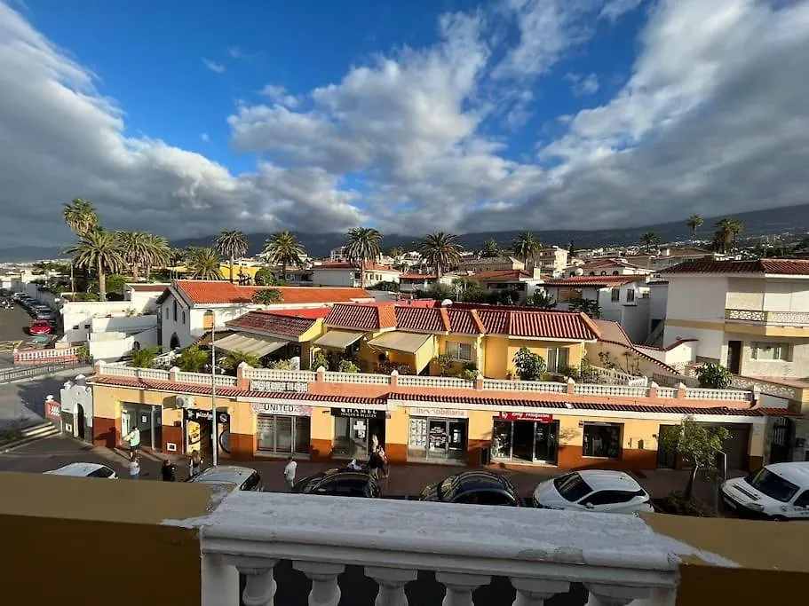 Grosse Terrasse Mit Esstisch, Markise. Einfach Los Realejos Spain